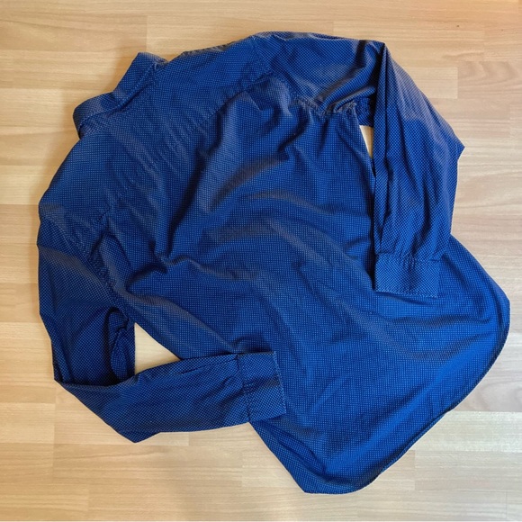 GAP shirt - Picture 2 of 2